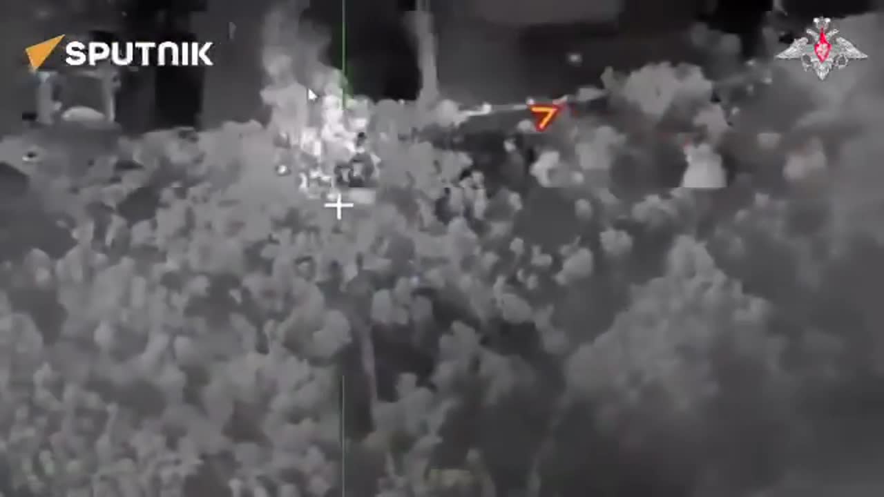 Video Nga tập kích 20 xe quân sự của Ukraine