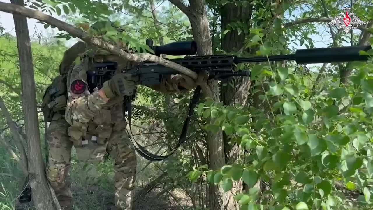 Video lính bắn tỉa Nga nhả đạn trên chiến trường Ukraine