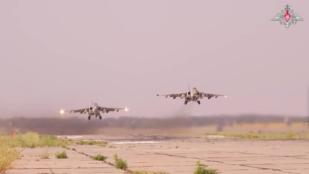 Cận cảnh Su-25 phá hủy trang bị đặc biệt và nhân lực của Ukraine