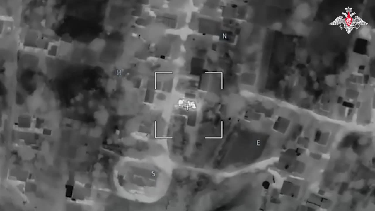 Pháo tự hành 2S1 Gvozdika Nga tập kích thành trì của Ukraine ở hữu ngạn sông Dnieper