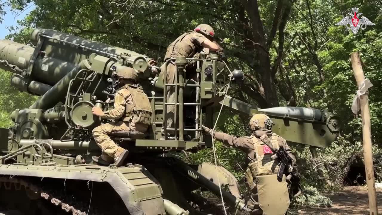 2S7M Malka ‘phong sát’ pháo tự hành PzH 2000 của Ukraine trên hướng Avdiivka