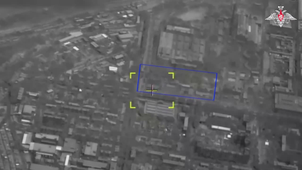 Khoảnh khắc tên lửa Iskander Nga tấn công vào kho đạn của Ukraine