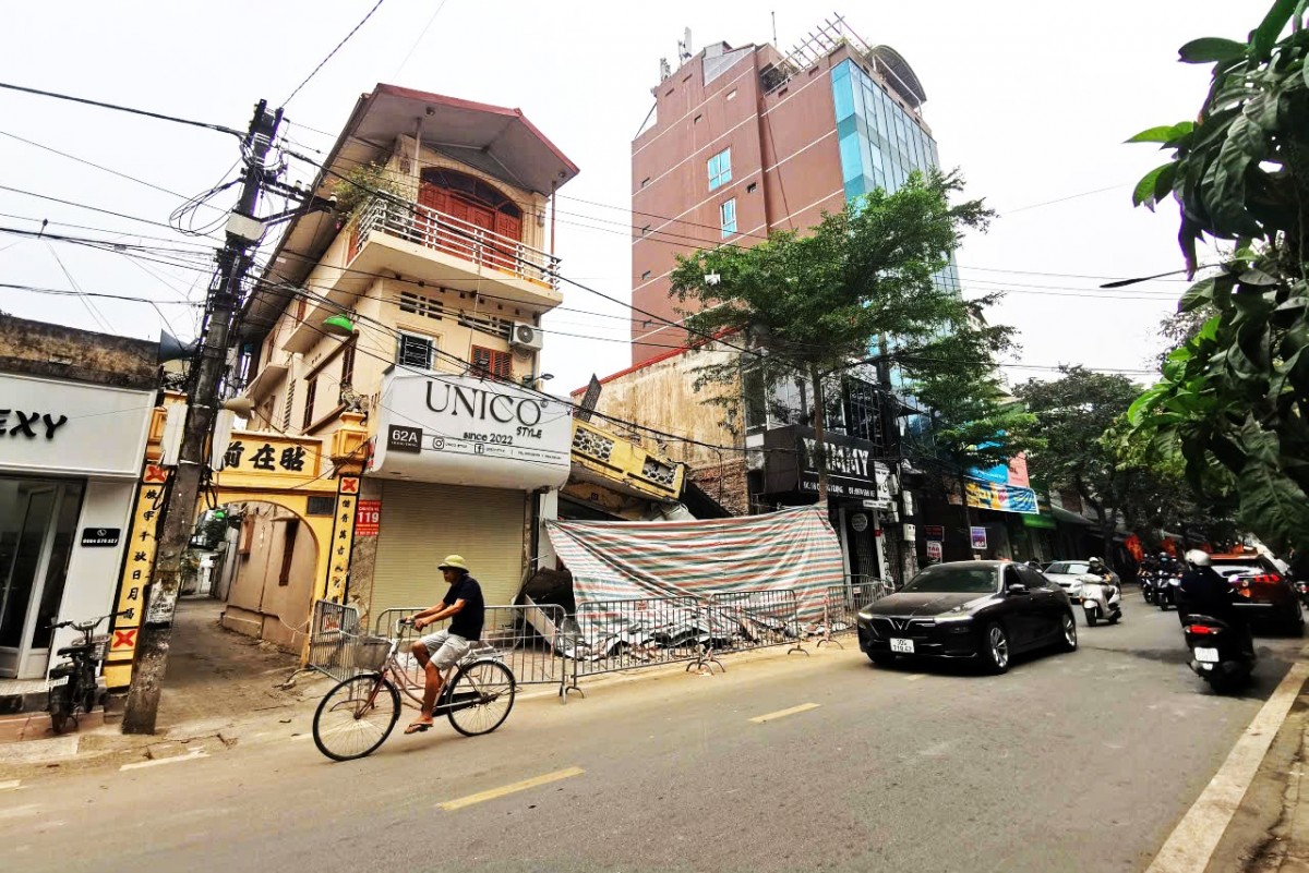 Video khoảnh khắc sập nhà mới mua gần 5 tỷ ở Hà Nội