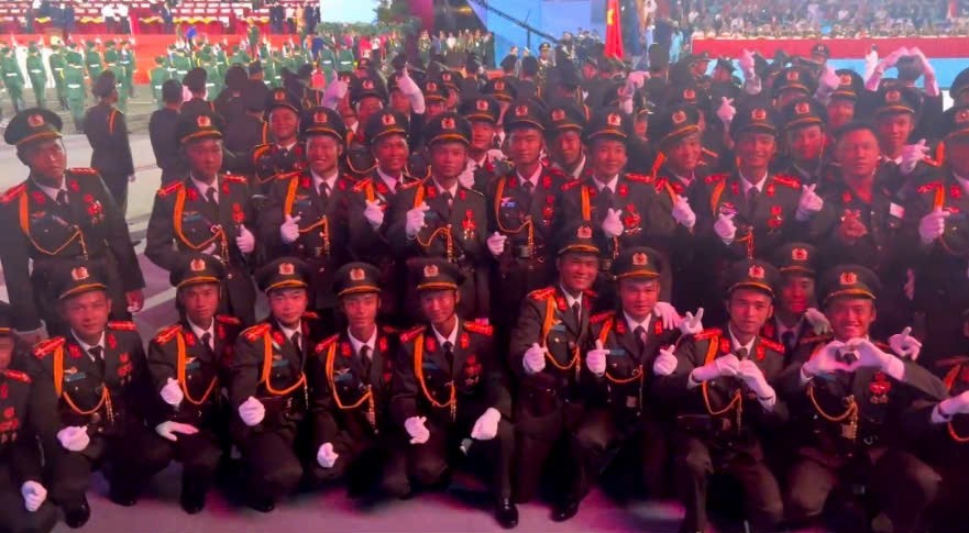 Hình ảnh đẹp của các chiến sĩ tham gia Đại lễ 30/4