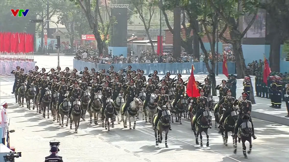 Thượng tướng Nguyễn Văn Nghĩa hô vang mệnh lệnh bắt đầu lễ diễu binh, diễu hành