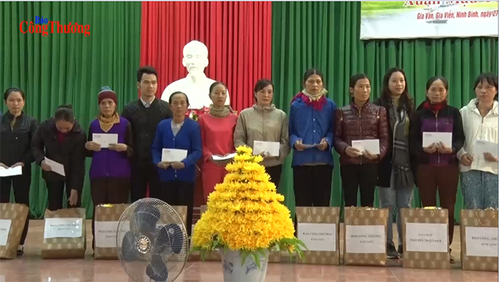 Báo Công Thương trao quà từ thiện “Xuân yêu thương– Tết an lành”