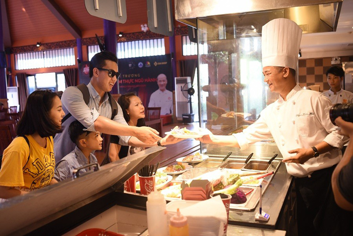 Bên trong Không gian ẩm thực lớn nhất Đà Nẵng 2017