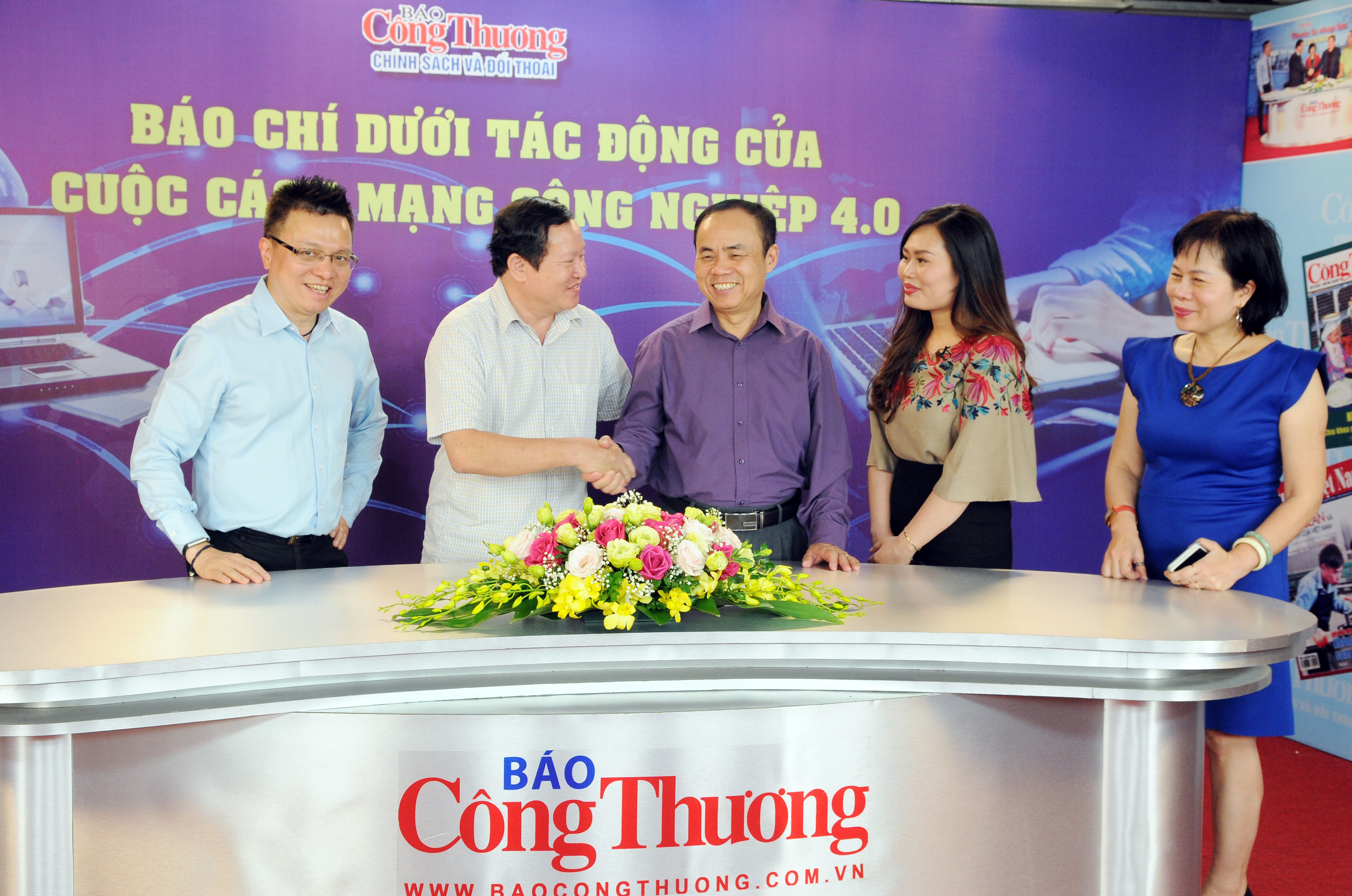 Báo chí dưới tác động cuộc Cách mạng công nghiệp 4.0 - Phần 2: Thách thức trước “cơn sóng” mạng xã hội