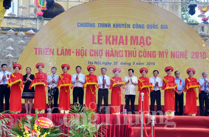 Tưng bừng khai mạc Triển lãm - Hội chợ hàng thủ công mỹ nghệ