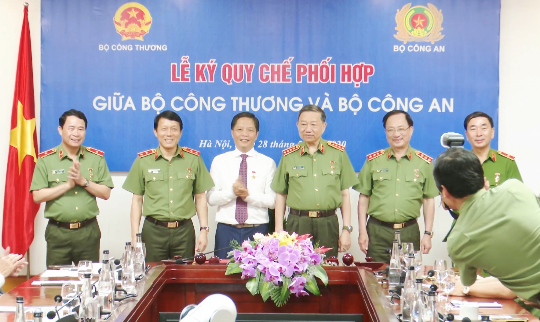 Cập nhật tin tức, thị trường, xuất nhập khẩu ngày 1-6