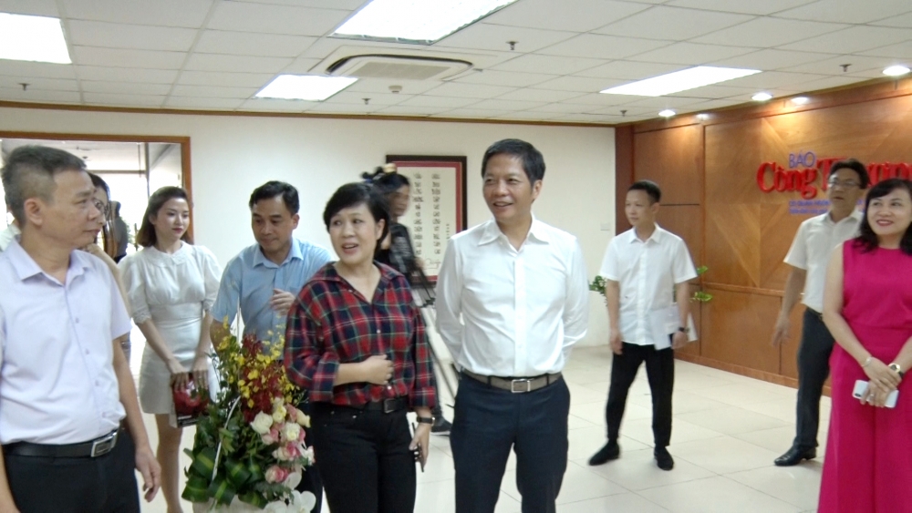Bộ trưởng Trần Tuấn Anh chúc mừng các cơ quan báo chí ngành Công Thương ngày 21/6