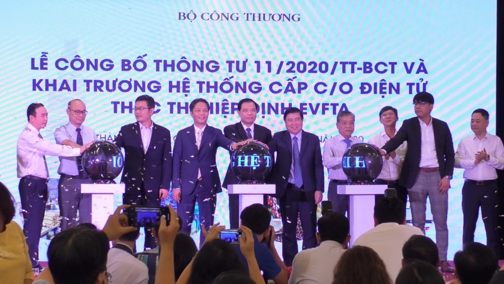 Cập nhật tin tức, thị trường ngày 2-7