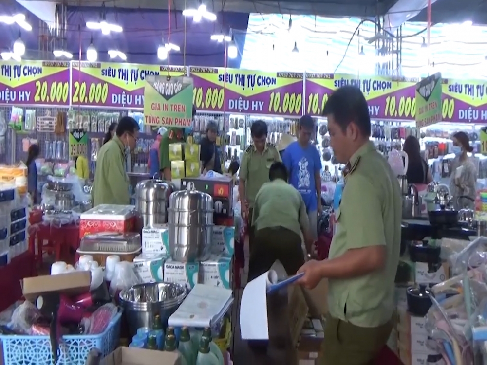 Quản lý thị trường Tây Nam Bộ tăng kiểm soát hàng hóa cuối năm