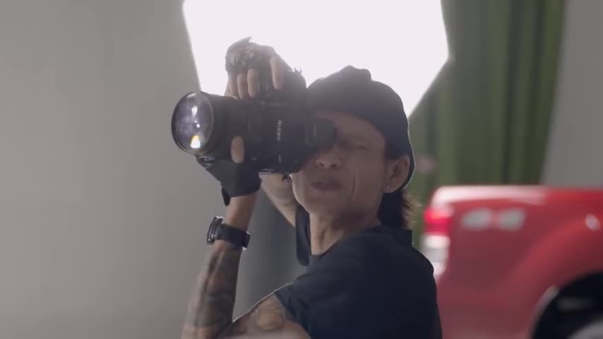 Nhiếp ảnh gia Lân “xe lăn” thỏa đam mê cùng Ford Ranger Raptor