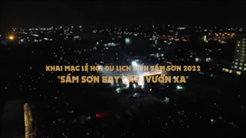 Hàng ngàn người tham dự đêm khai mạc Lễ hội Du lịch biển 2022 tại Sầm Sơn