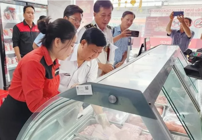 Phạt hơn 100 triệu đồng 3 cửa hàng thịt của Công ty C.P tại Sóc Trăng