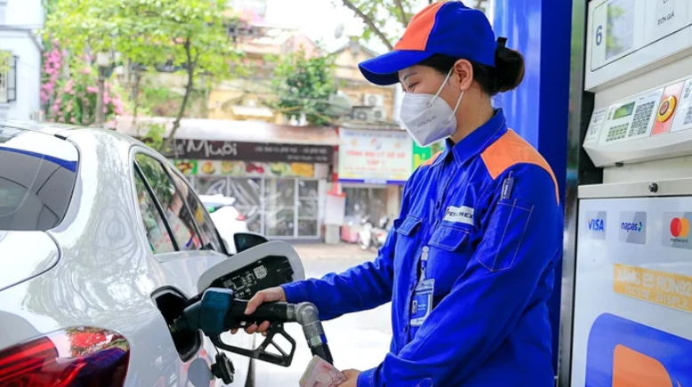 Giá xăng dầu hôm nay 13/06/2025: Giá dầu hạ nhiệt sau khi chạm đỉnh hai tháng