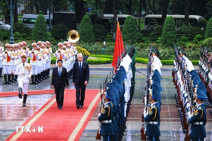 Chủ tịch nước Lương Cường chủ trì lễ đón Tổng thống Litva