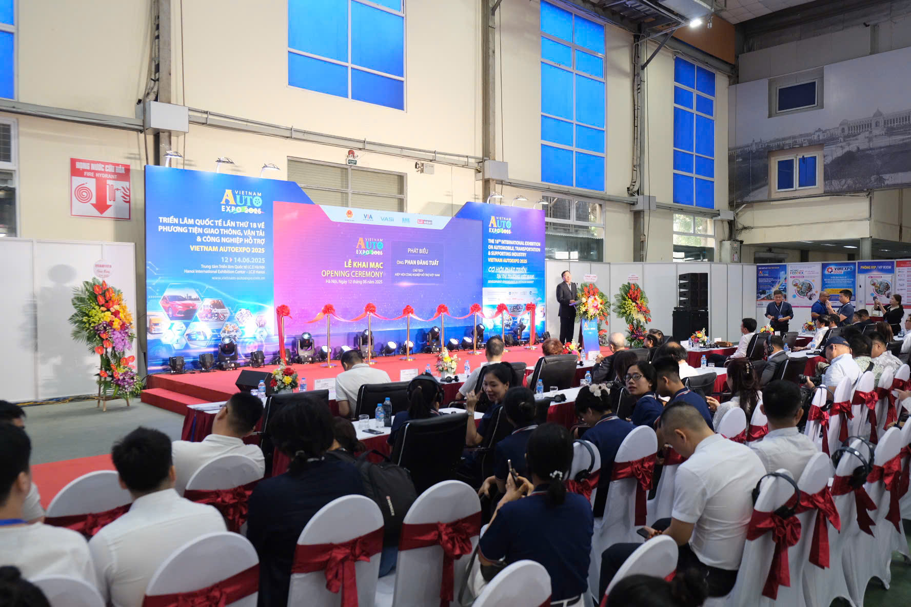 Khai mạc Vietnam AutoExpo 2025: Kết nối giao thông với công nghiệp hỗ trợ