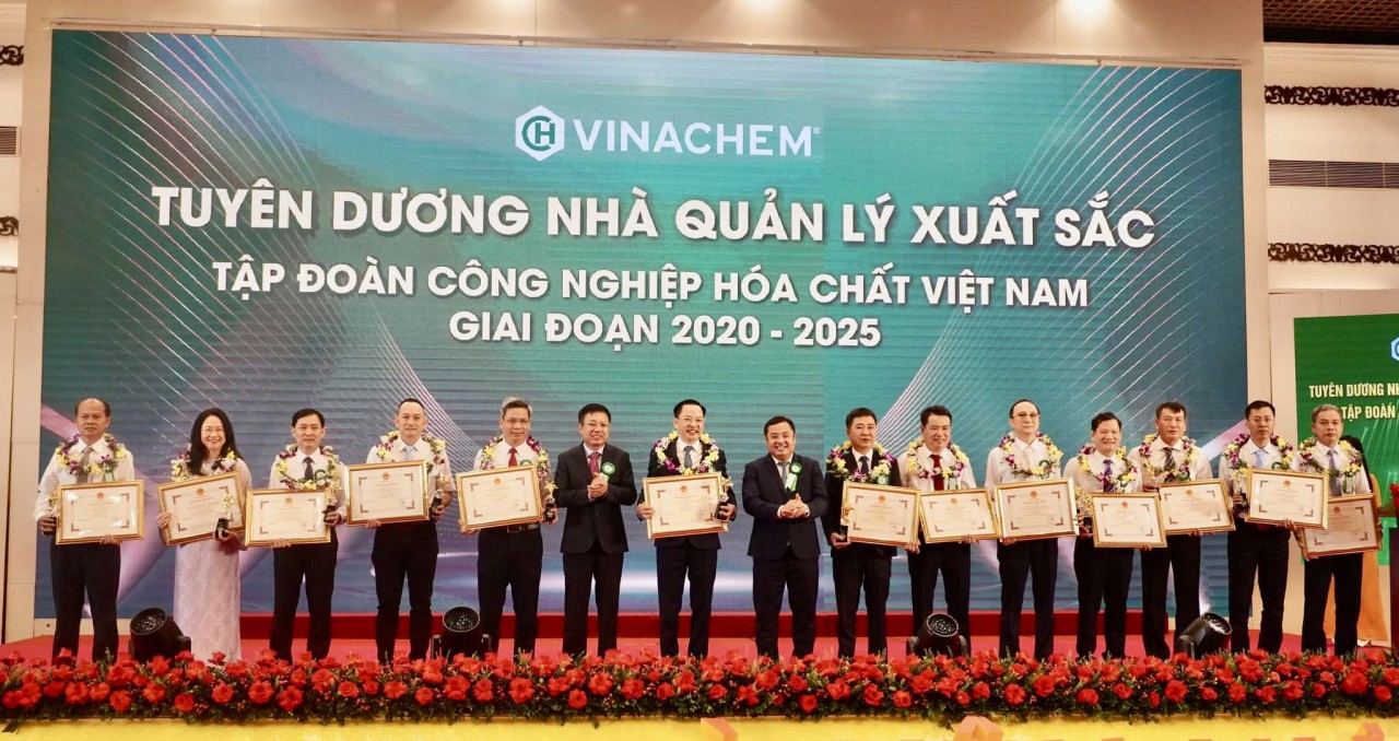 Vinachem đoàn kết thi đua, đổi mới sáng tạo, vững bước trong kỷ nguyên mới