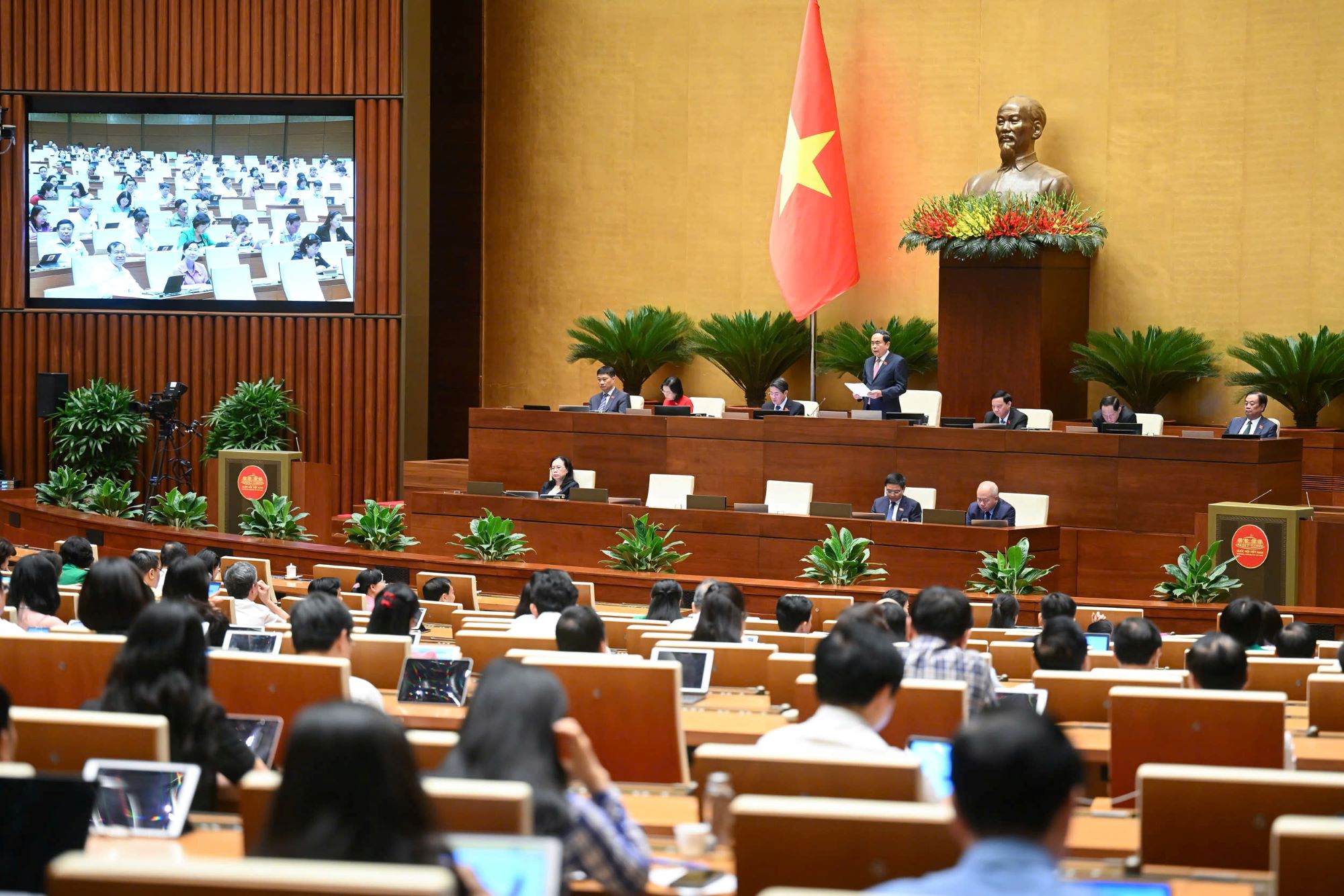 Bộ trưởng Nguyễn Kim Sơn: Tự chủ học thuật phải độc lập với tài chính