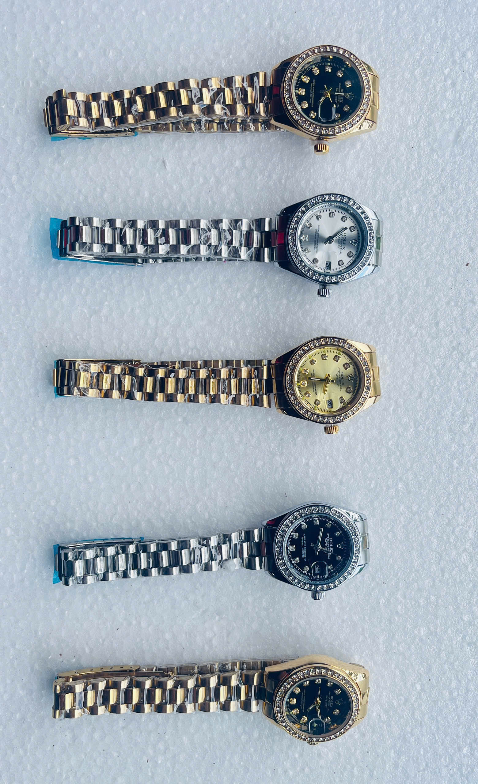 Hải quan thu giữ 450 chiếc đồng hồ đeo tay giả nhãn hiệu Rolex