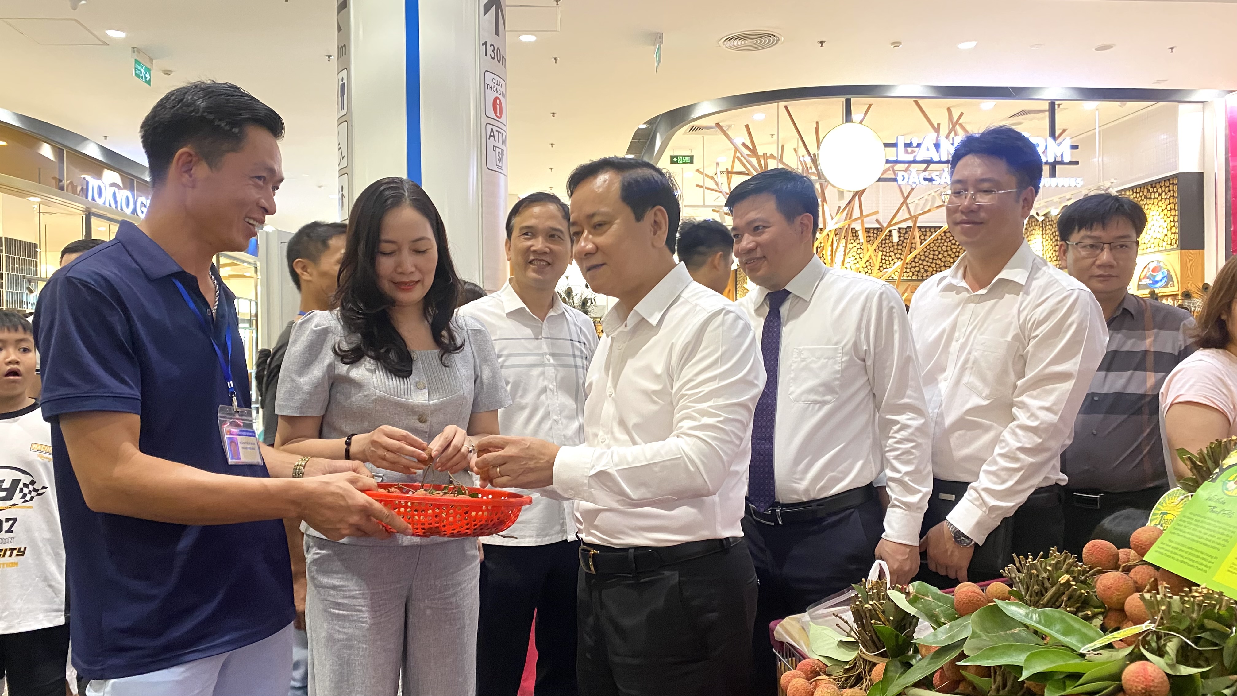 Hải Phòng: Tưng bừng lễ phát động Tháng khuyến mại năm 2025