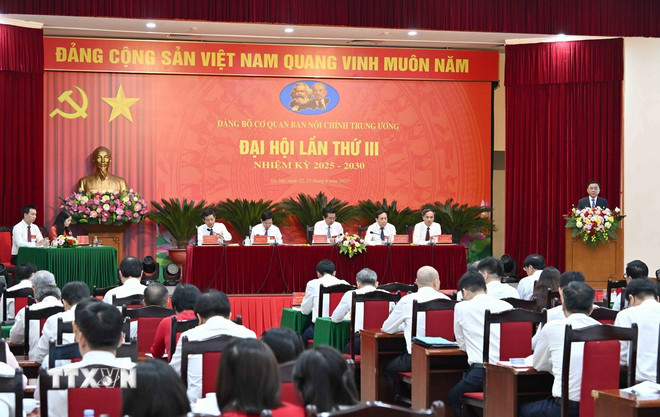 Kiên định nguyên tắc 'không có vùng cấm, không có ngoại lệ' trong phòng chống tham nhũng