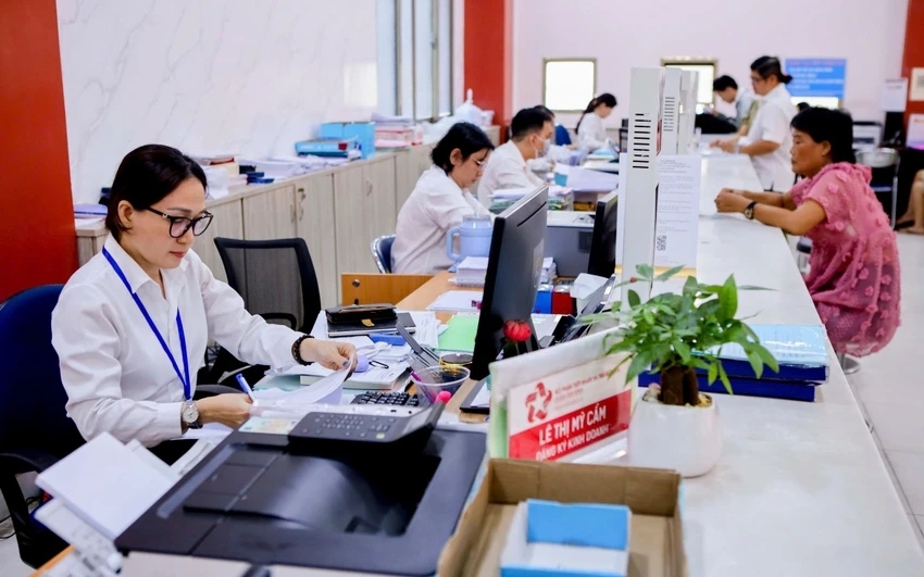 Bộ Nội vụ thông tin mới nhất về số lượng lãnh đạo tỉnh sau sáp nhập