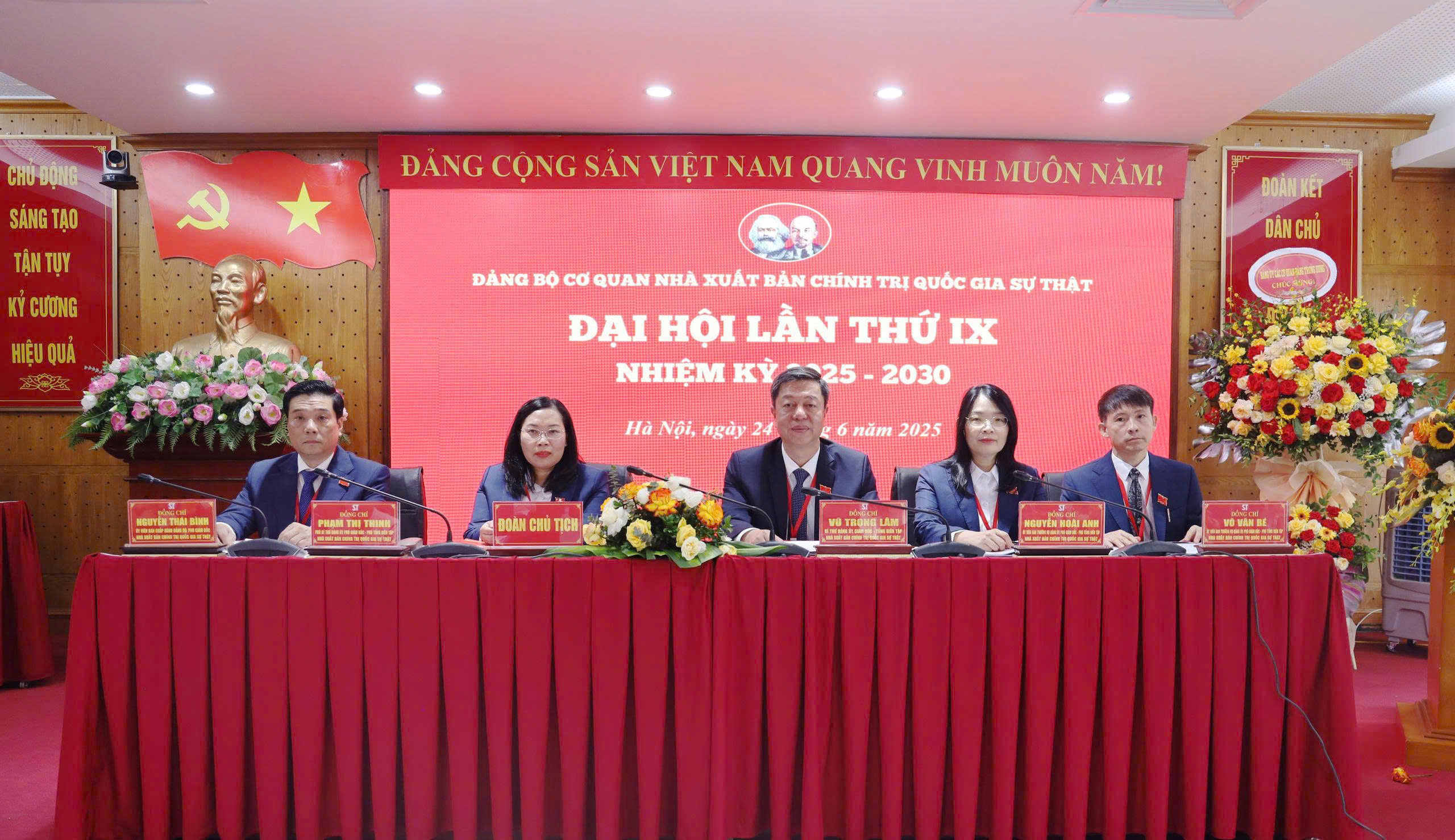 Đại hội Đảng bộ nhiệm kỳ 2025 - 2030 Nhà xuất bản Chính trị quốc gia Sự thật 