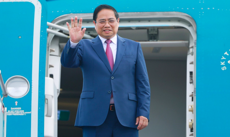 Thủ tướng lên đường dự Hội nghị WEF 16 Thiên Tân và làm việc tại Trung Quốc