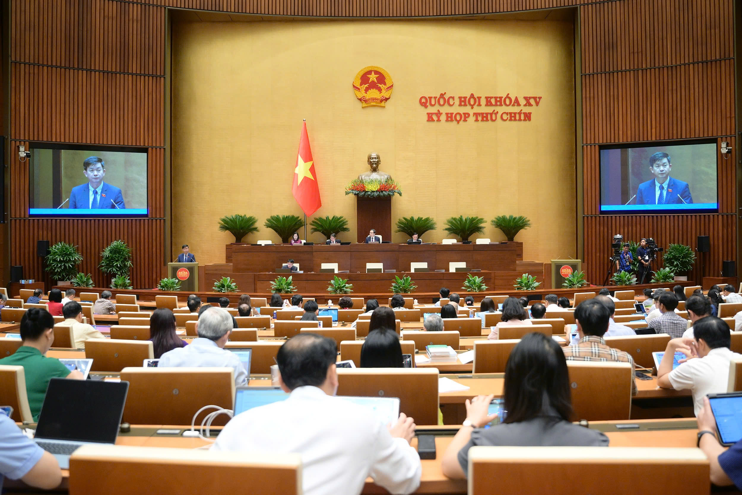 Quốc hội thông qua Nghị quyết về thành lập Hội đồng bầu cử quốc gia