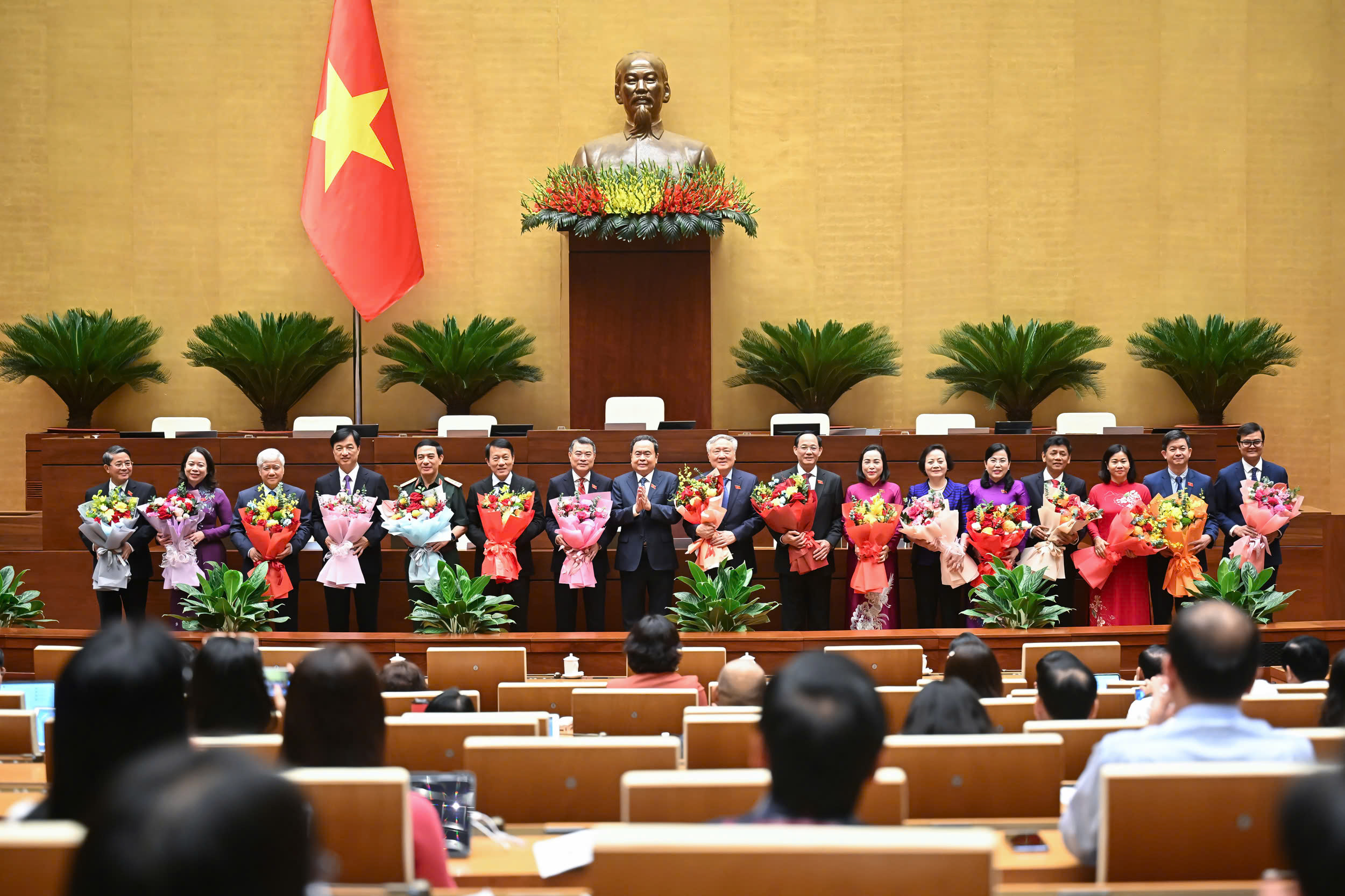 Danh sách Phó Chủ tịch và Ủy viên Hội đồng bầu cử quốc gia