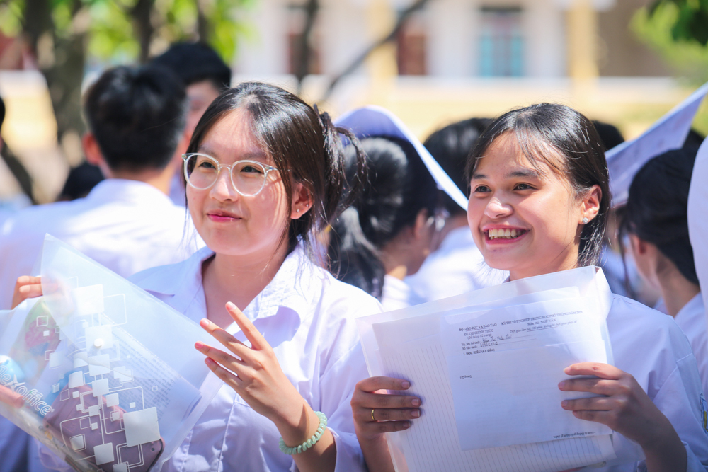 Nhiều cảm xúc của thí sinh Hà Tĩnh sau khi kết thúc buổi thi đầu tiên