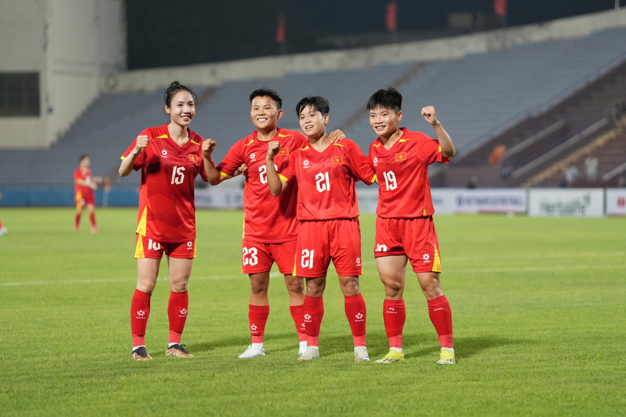 Tuyển bóng đá nữ Việt Nam thắng đậm Maldives