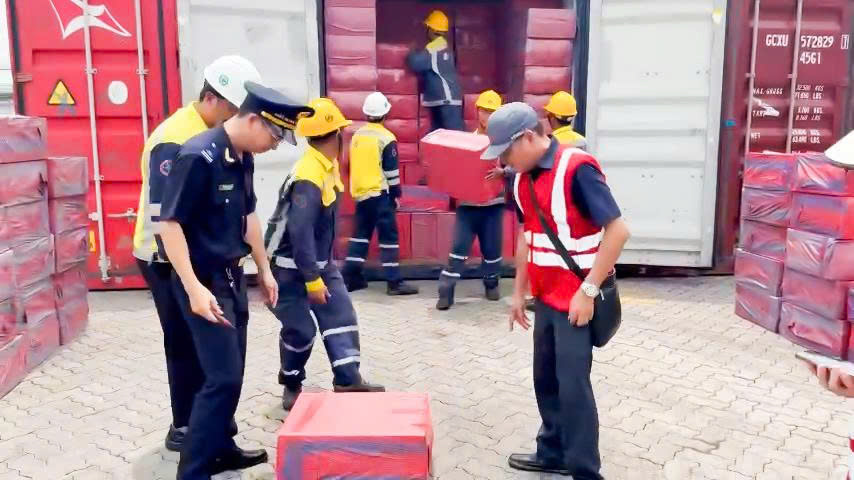 Hải quan triệt phá hàng loạt vụ buôn lậu thuốc lá điếu