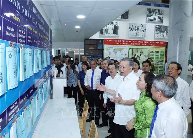 'Sắp xếp lại giang sơn' và cuộc cách mạng lịch sử về tổ chức