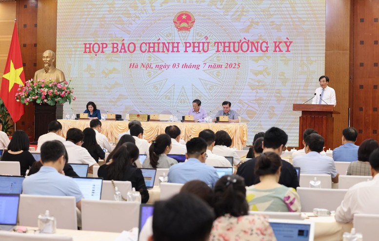 Họp báo thường kỳ Chính phủ tháng 6: Điểm sáng xuất nhập khẩu, sản xuất kinh doanh