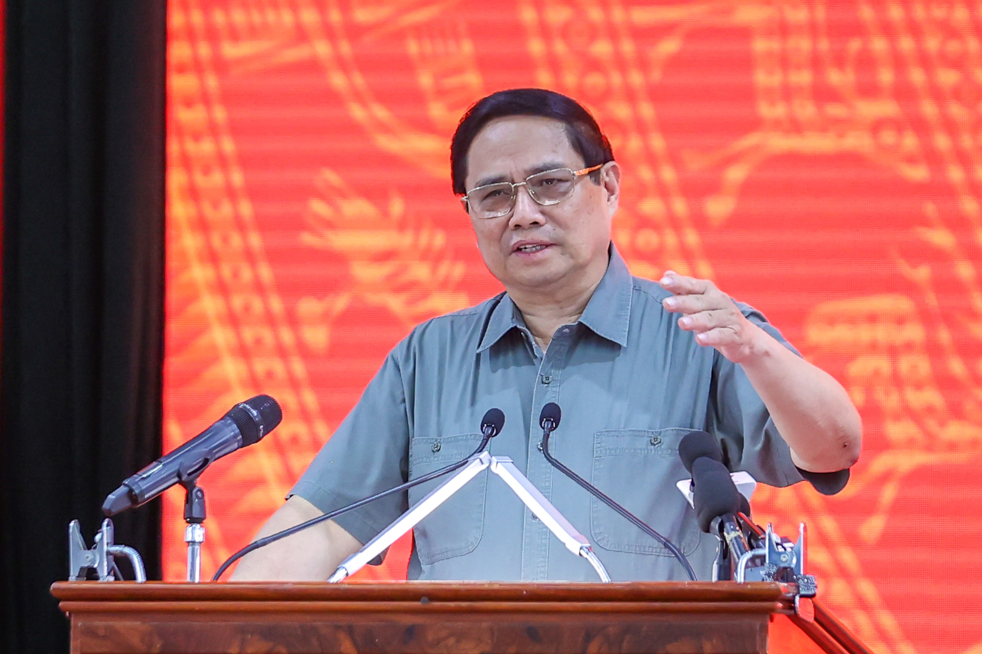 'Biến không thành có, biến khó thành dễ, biến không thể thành có thể'