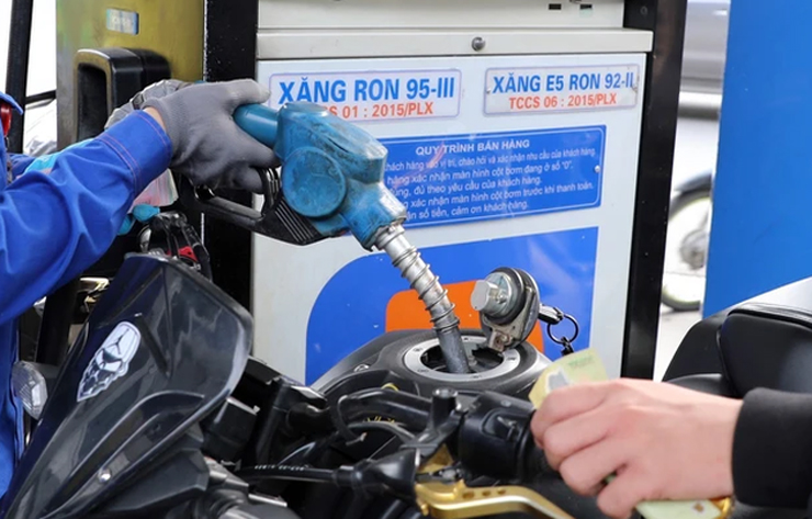 Giá xăng dầu hôm nay 15/07/2025: Duy trì quanh mức cao nhất trong 3 tuần