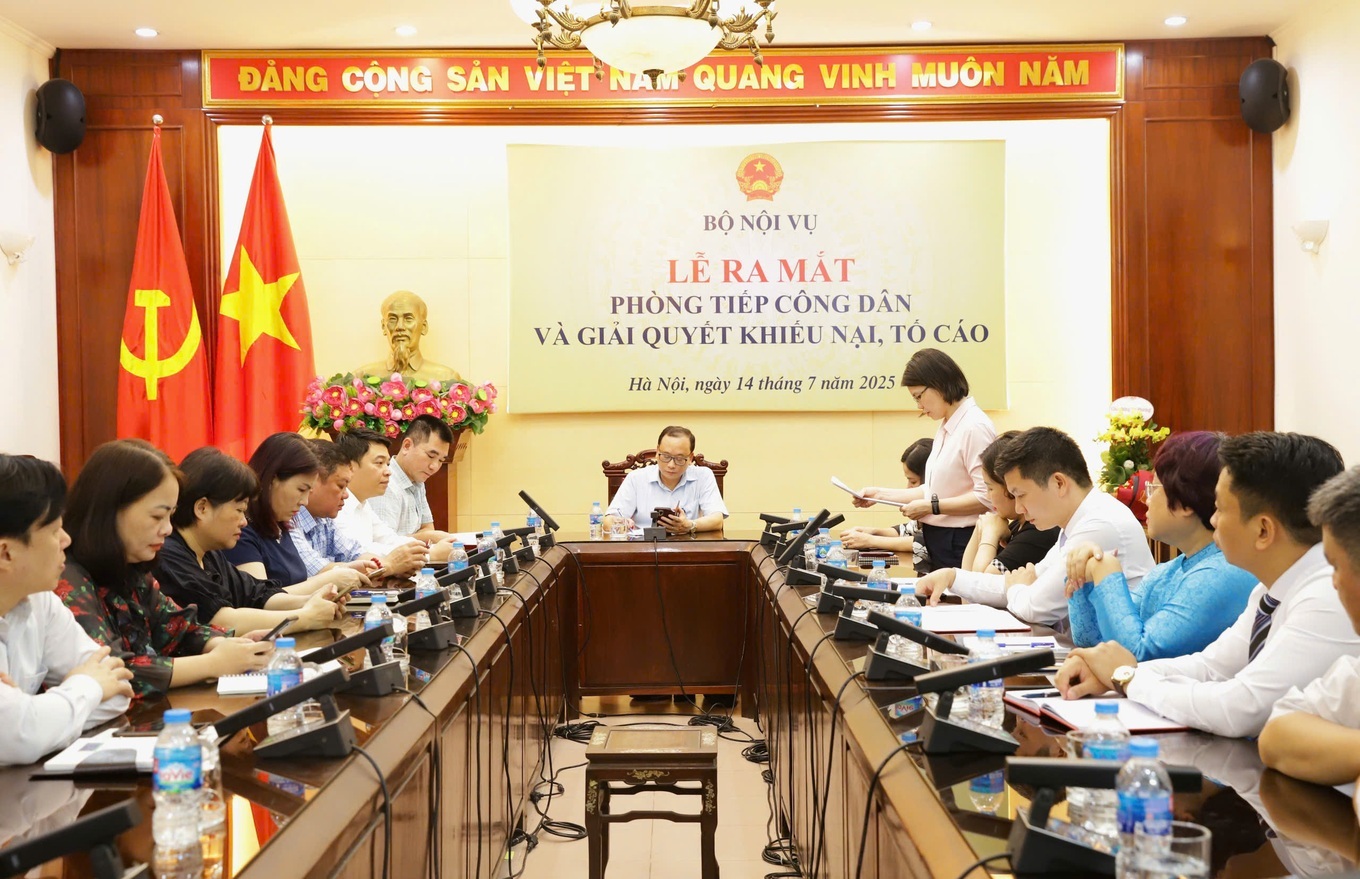 Bộ Nội vụ củng cố đầu mối tiếp nhận và xử lý kiến nghị của người dân