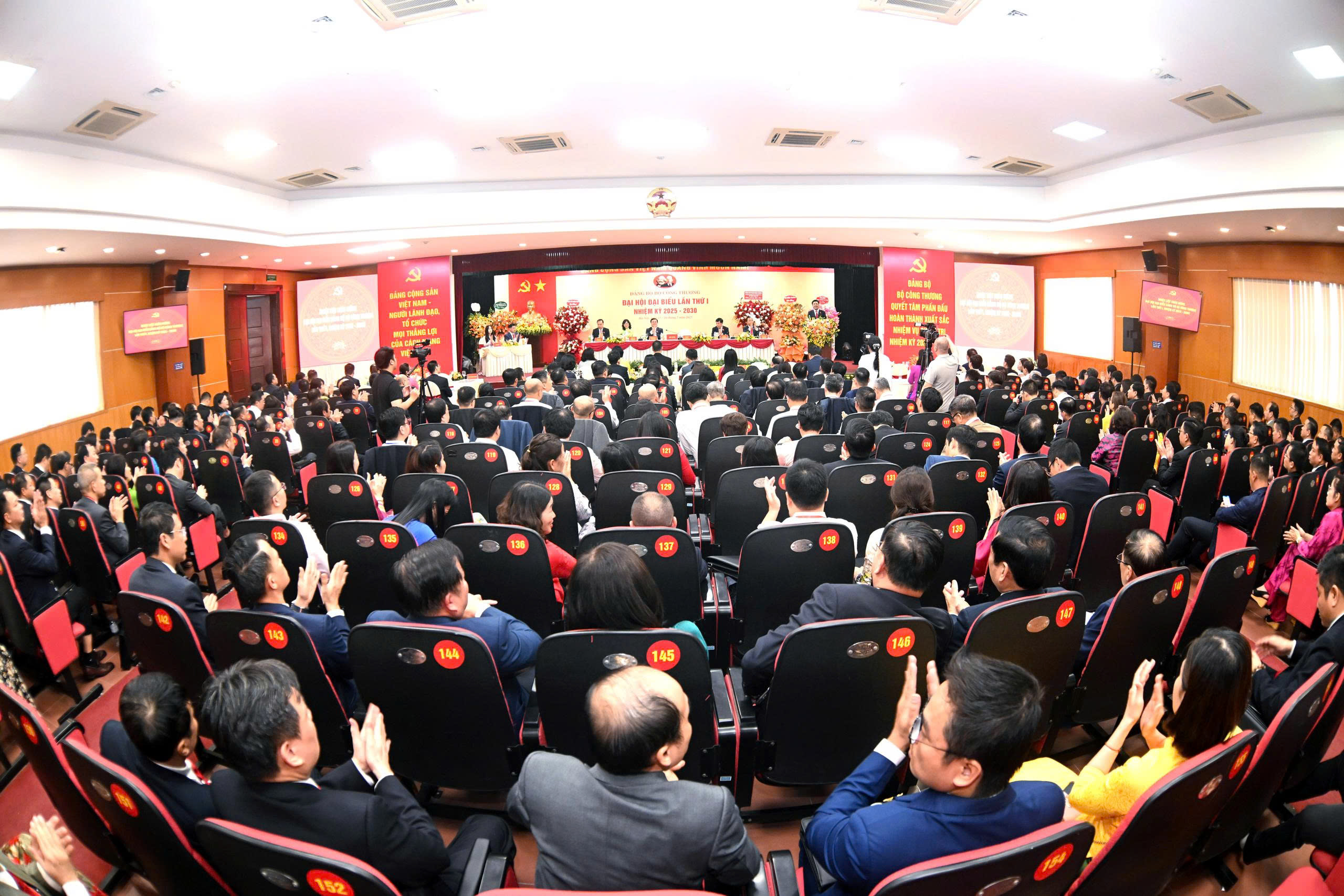 Đảng bộ Cục Công nghiệp: Gắn kết sức mạnh chính trị với đột phá công nghiệp