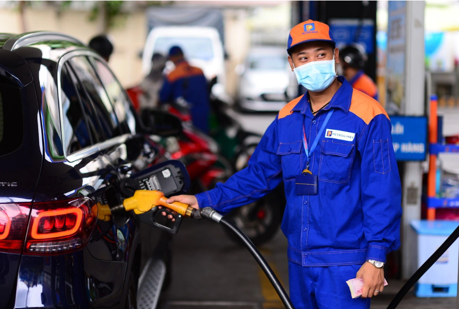 Giá xăng quay đầu giảm về dưới 20.000 đồng/lít