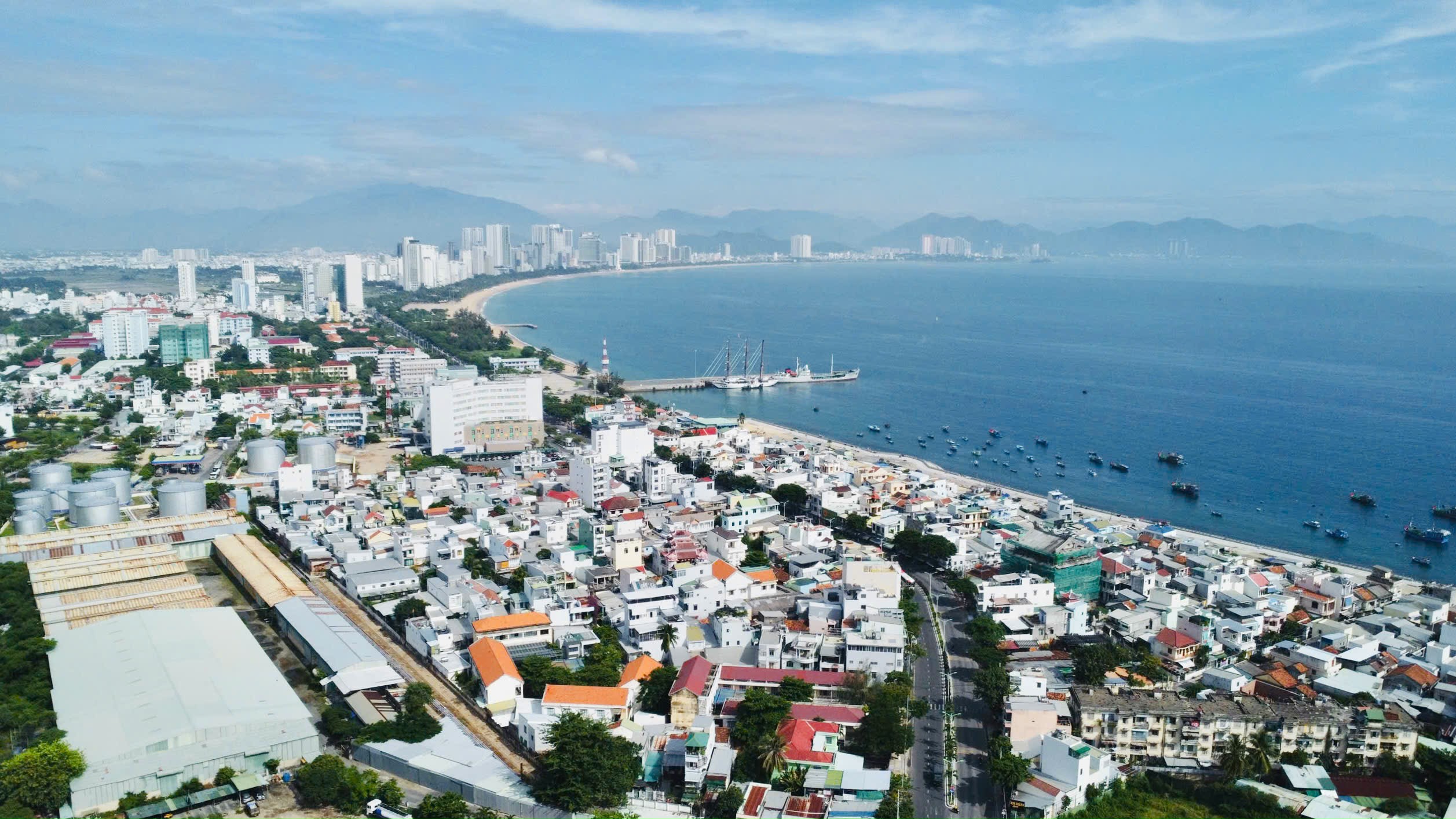 Khánh Hòa đặt mục tiêu tăng trưởng kinh tế hai con số