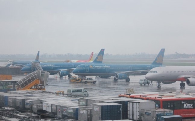 Hủy, hoãn 48 chuyến bay trong 2 ngày do bão số 3