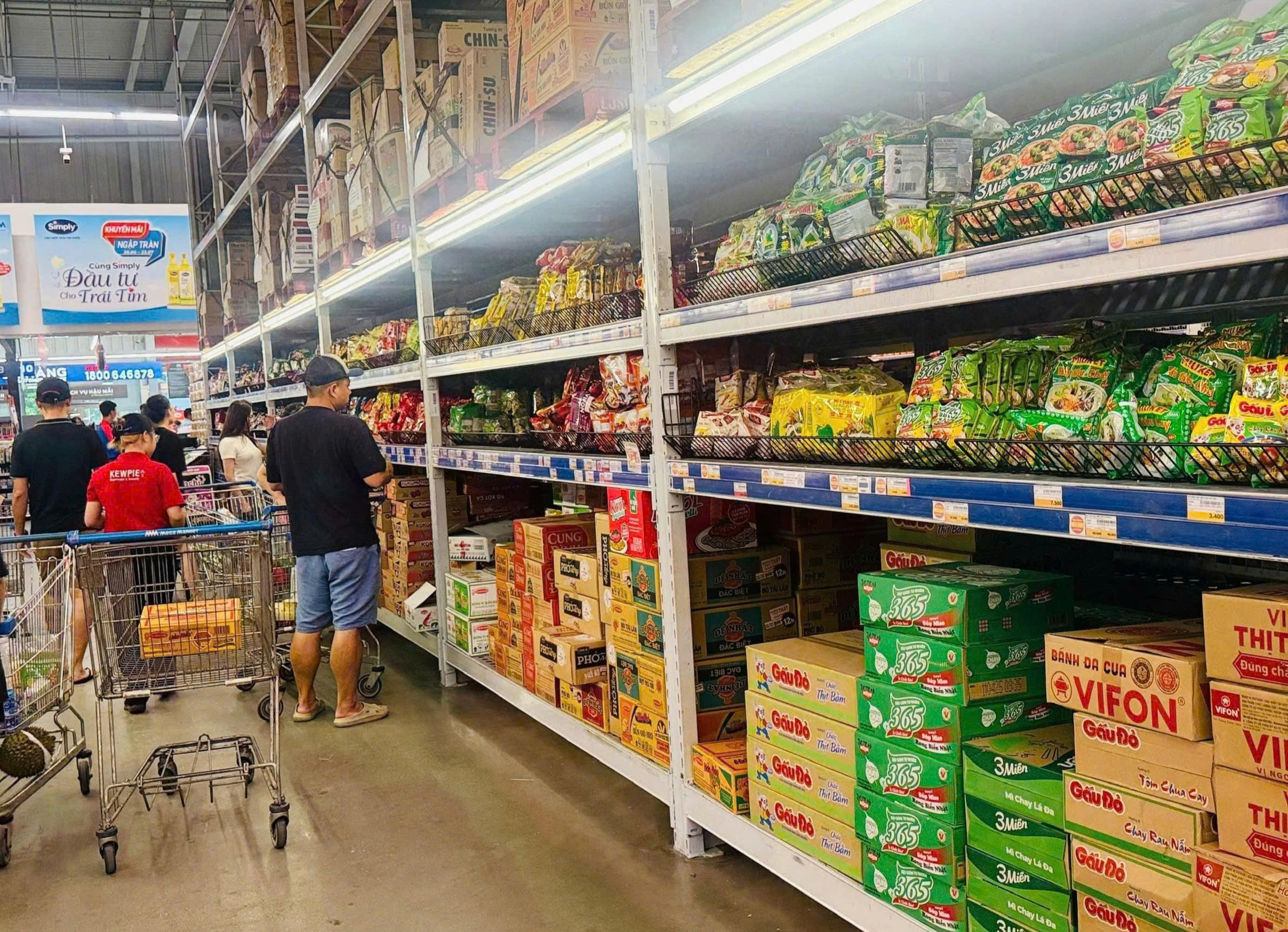 Doanh nghiệp bán lẻ sẵn sàng nguồn cung hàng hóa chống bão Wipha