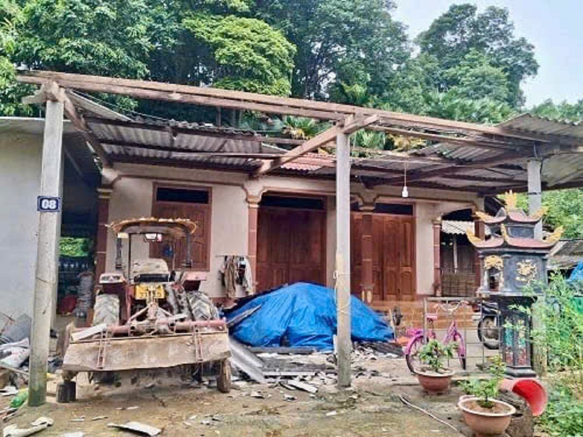 Hàng chục nhà dân ở xã biên giới Hà Tĩnh bị tốc mái do hoàn lưu bão số 3