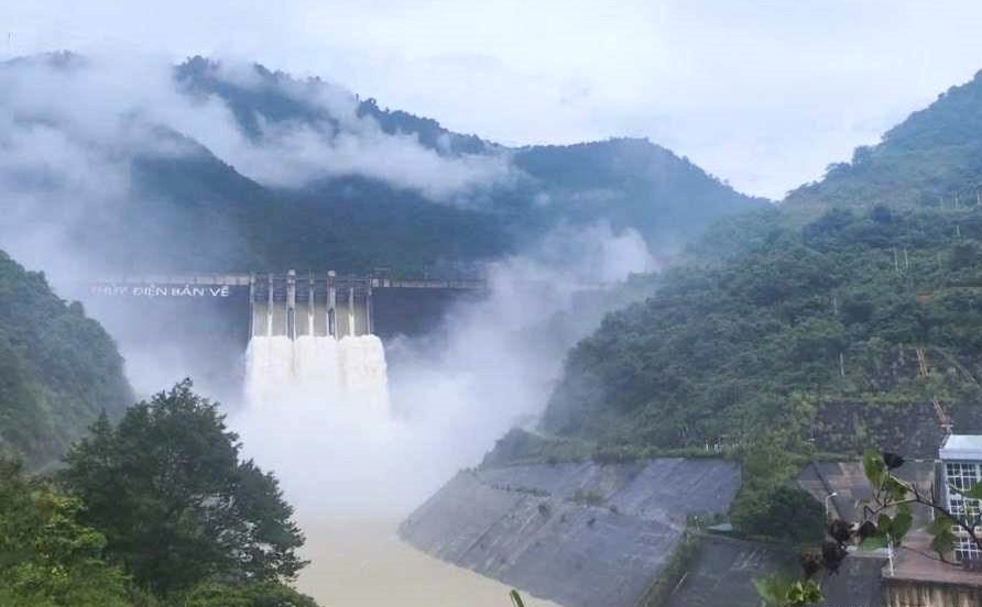 Thủy điện Bản Vẽ cắt giảm 74% lưu lượng đỉnh lũ, giữ an toàn hồ chứa