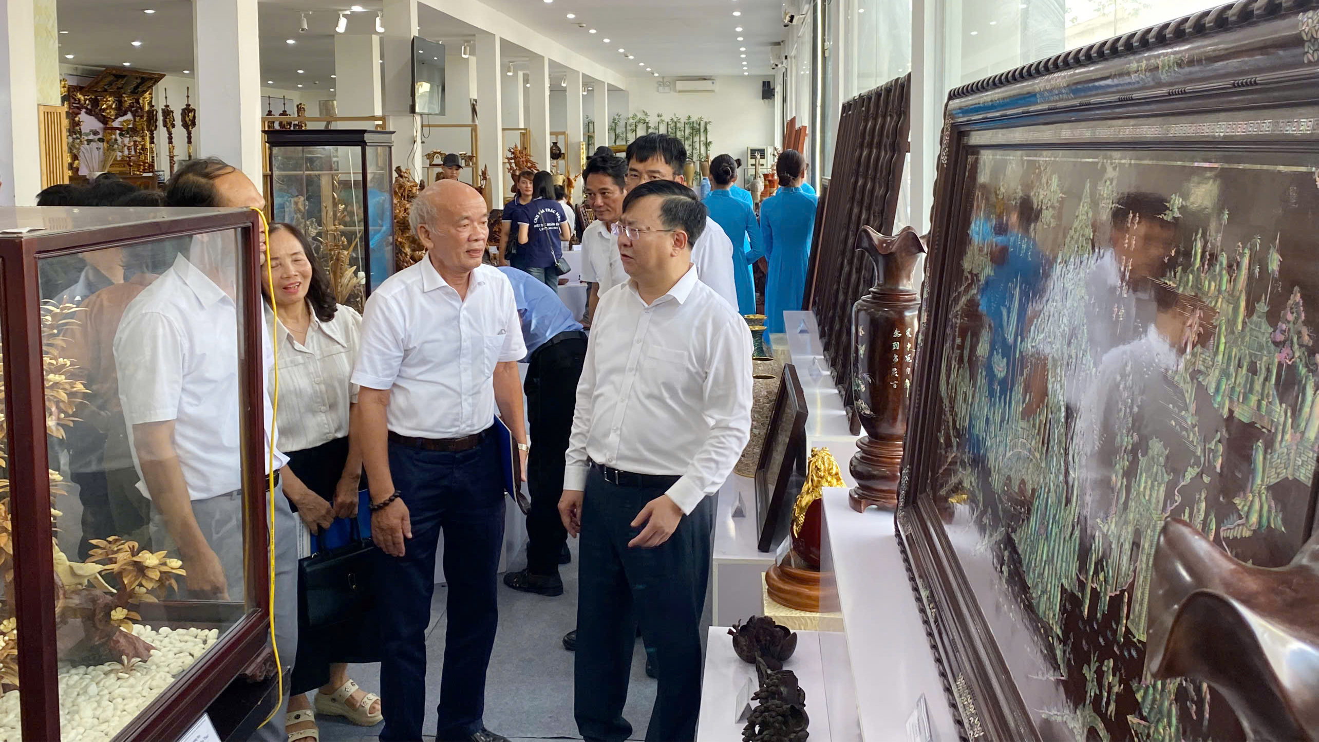 Hà Nội: Xúc tiến, quảng bá tinh hoa sơn mài, khảm trai, đồ gỗ điêu khắc 