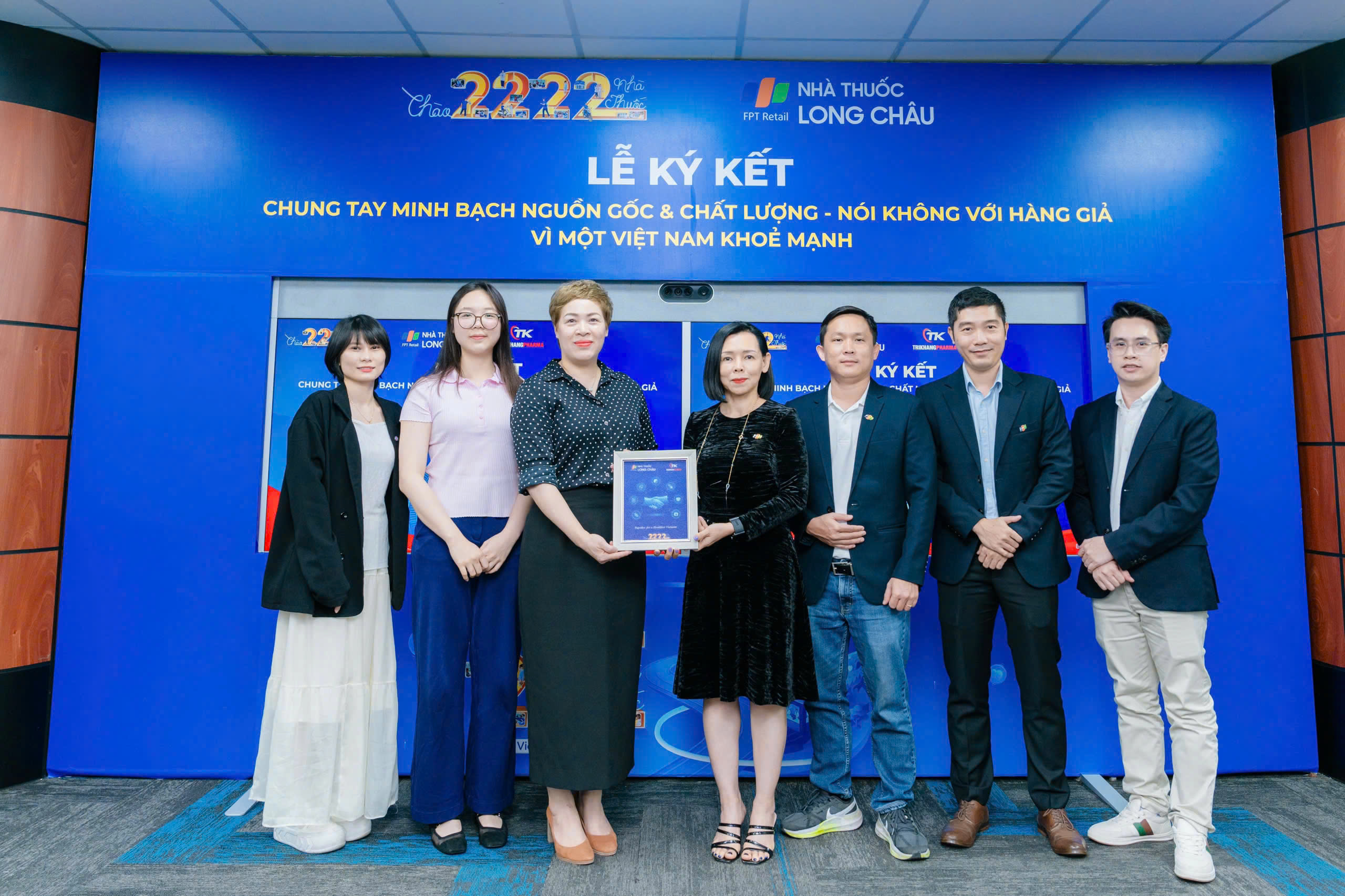 Trí Khang Pharma đồng hành cùng Long Châu trong